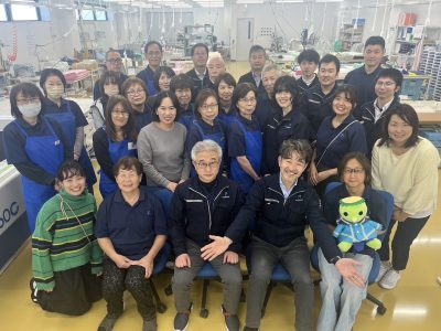 【27・28卒：新卒採用】レインウエアを通して、働く人々へ安心安全とカッコいいを届ける架け橋となる